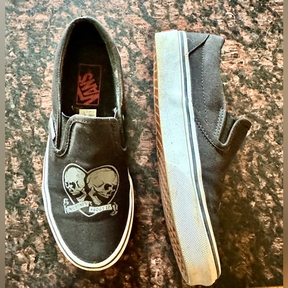 Vans slide on No Bones About it…Love You to Death Size 7 - Picture 2 of 3